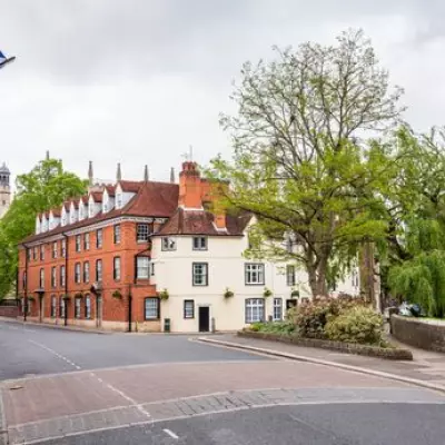 Drive Over Speed Bumps Correctly to Cut Fuel Costs, Experts Say