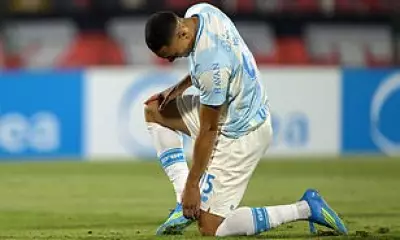 Ex-Fulham striker Carlos Vinicius misses three penalties in six minutes