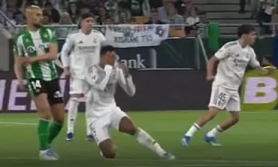 Fans Mock Jude Bellingham for Play Acting in Real Madrid Defeat