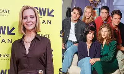 Lisa Kudrow Reveals She Was Called 'The Sixth Friend' by Her Own Agency