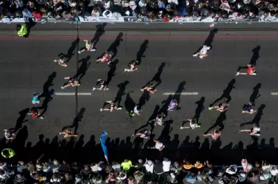 London Marathon 2026: Records, Proposals, and Costumes in Pictures