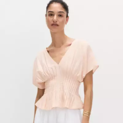 M&S Linen Rich Top Wins Fans for Flattering Fit and Soft Fabric