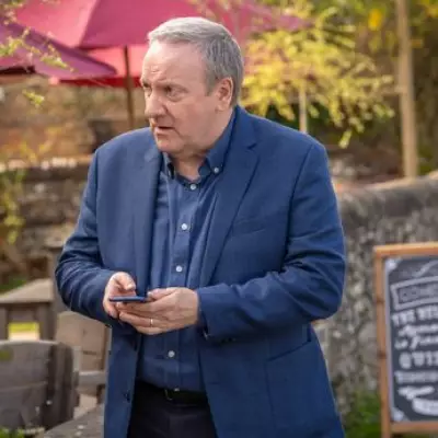 Neil Dudgeon Praises Midsomer Murders Co-Stars as 'Absolute Treasures'