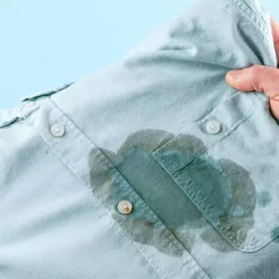 Remove Oil Stains with Baking Soda and Ironing Hack