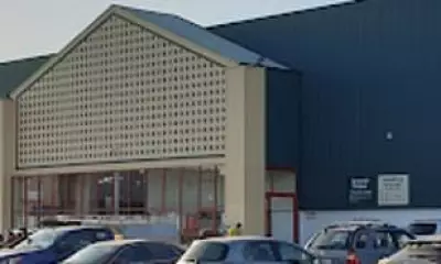 Singles Flock to Bunnings Hardware Stores in Search of Love Amid Dating App Fatigue