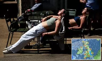 UK Bank Holiday Weather: Sunshine and Showers Expected