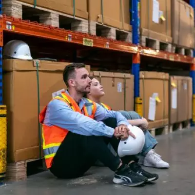 UK Job Losses to Hit 250,000 as Economy Flirts with Recession