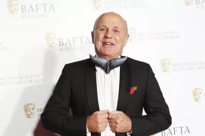 Wildlife Cameraman Doug Allan Dies at 74 While Trekking in Nepal