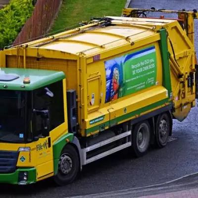 Woman Leaves 9-Word Note to Get Wrong Colour Bin Emptied