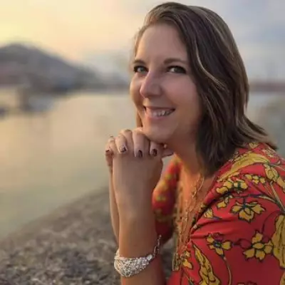 Woman Pronounced Dead for Eight Minutes Claims Death Is Merely an Illusion