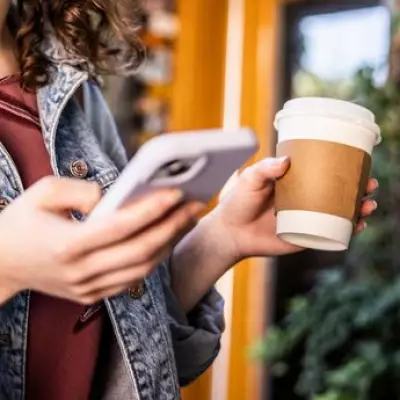 Woman's Tinder Joke Led to Marriage After Bizarre Three-Word Message