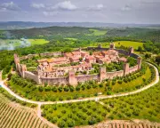 6 Tuscan Towns to Escape Overtourism: Monteriggioni, Pienza, Arezzo, Volterra, Livorno, Porto Ercole