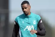 Alexander Isak Returns to Liverpool Squad for PSG Champions League Clash