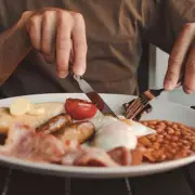 American Cafe's Full English Breakfast Stuns Patron with Authentic Ingredient