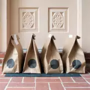 American Man Furious After Finding 'Tips' Scrawled on Grocery Delivery Bags
