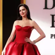 Anne Hathaway Shares True Feelings About Meryl Streep in Devil Wears Prada 2