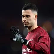 Arsenal's Martinelli Faces Criticism as Gallas Suggests PSG Stars as Replacements