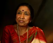 Asha Bhosle, Legendary Bollywood Singer with 12,000 Songs, Dies at 92