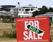 Australian Land Value Skyrockets, Squeezing Young Homebuyers Out of the Dream