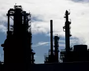 Australians Face Higher Costs If Fossil Fuels Fast-Tracked, Warn Ex-Oil Leaders