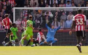 Bernd Leno's Stunning Late Save Secures Goalless Draw for Fulham Against Brentford