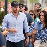 Body Language Expert Reveals Harry and Meghan's Nervous Start to Australia Tour