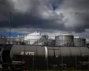 Brent Crude Plunges Below $100 as Iran War Hopes Spark Market Relief