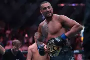 Carlos Ulberg Defies Knee Injury to Knock Out Jiri Prochazka for UFC Title