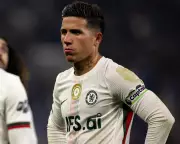 Chelsea's Fernández Sidelined as Premier League Title Race Intensifies