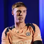 Cole Palmer Dismisses Manchester United Transfer Rumours, Commits to Chelsea
