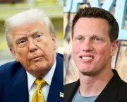 Congress members protest 'oligarch's dinner' for Trump hosted by Paramount CEO