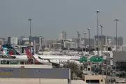 Dubai Imposes Daily Flight Cap on Foreign Airlines Amid Iran Crisis