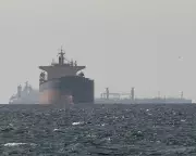 Economist Warns Iran's Strait of Hormuz Transit Fees Could Lead to De Facto Nationalisation