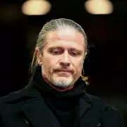 Emmanuel Petit's Transfer Regret: Choosing Chelsea Over Manchester United
