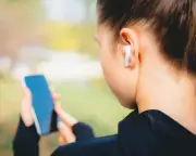 Experts Warn Labor's Gambling Ad Limits Miss Influencer Blind Spots