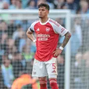 Gary Neville Criticises Arteta's Full-Back Selections in Arsenal's Man City Defeat