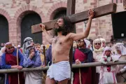 Global Observance of Good Friday Captured in Solemn Photo Gallery