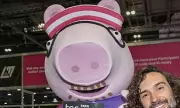 Harry Styles fans think singer is Daddy Pig in London Marathon