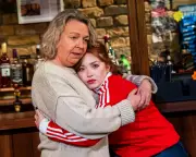 Heart Wall Theatre Review: Karaoke Drama Explores Family Grief in London