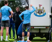 Howe Vows to Fight as Newcastle Faces Bournemouth Amid Transfer Turmoil