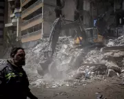 Israel's Lebanon Strikes Threaten US-Iran Ceasefire Amid Netanyahu's Tactics