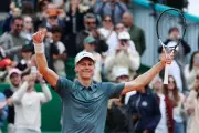 Jannik Sinner Defeats Carlos Alcaraz in Monte Carlo Masters Final to Regain World No 1 Spot