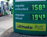 Jeremy Hunt Proposes Social Tariff to Tackle Energy Bill Crisis Amid Iran War