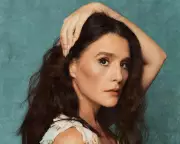 Jessie Ware's Superbloom: Disco-Pop Perfection Amid Podcasting Success