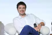 Josh Hutcherson Questions Peeta's Rock Camouflage in The Hunger Games