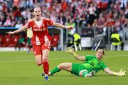 Kett Scores but Sees Red as Bayern Hold Barcelona in Women's Champions League