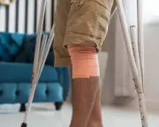 Knee Surgery for Meniscus Tears Ineffective, 10-Year Study Finds