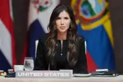 Kristi Noem to Receive Bronze Statue in South Dakota Despite Recent Scandals