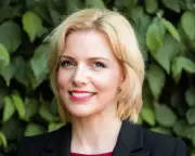 Labour MP Samantha Niblett's Campaign for a 'Summer of Sex' in Parliament