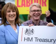 Labour's Energy Crisis Message: 'Keep Calm But Cut Down' Urged as Oil Prices Surge
